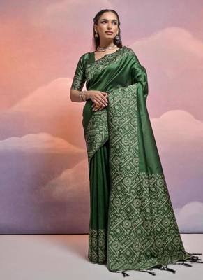 Green color banglori handloom  silk blend waving saree 1