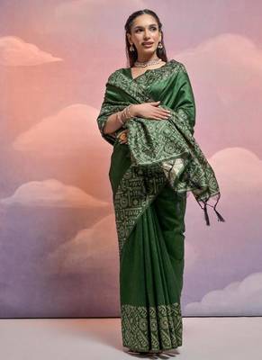 Green color banglori handloom  silk blend waving saree 3