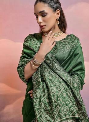 Green color banglori handloom  silk blend waving saree 4