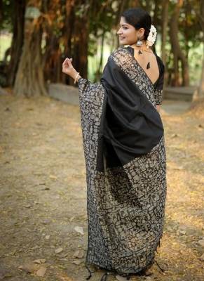 Black handloom silk blend weaving pallu saree 2