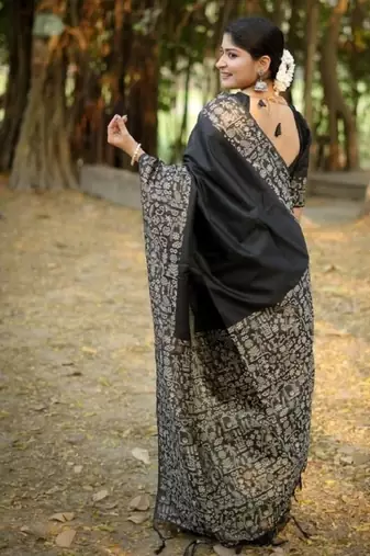 Black color handloom  silk blend weaving pallu saree
