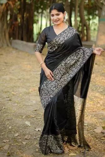 Black color handloom  silk blend weaving pallu saree