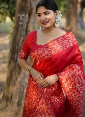 Red color handloom  silk blend weaving pallu saree 2
