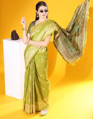 Green color  silk blend two tone weaving work saree 2