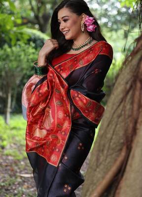 Black color  silk blend peacock printed saree 3