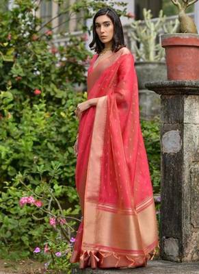 Gajri pink color kalyani silk blend zari weaving butti & border saree 3