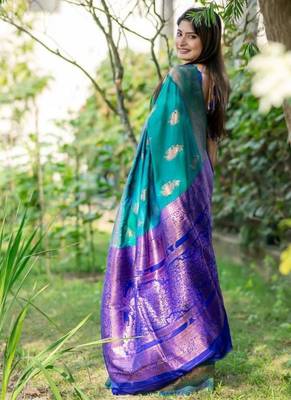 Green color banarasi katan silk blend zari weaving pattu saree 3