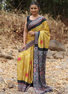 Mustard original japan satin saree with digital print blouse 4