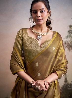 Gold silk blend silk blend party wear saree 4