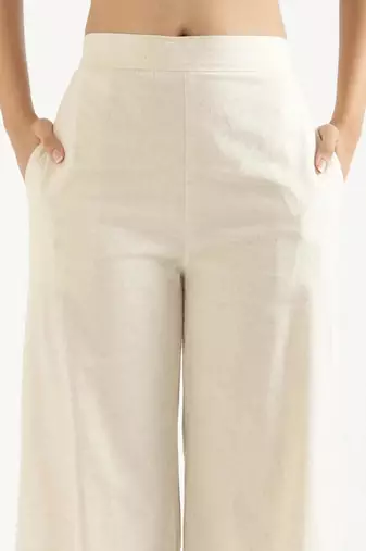 Styllow women ecru natural high-rise trousers with 2 deep pockets