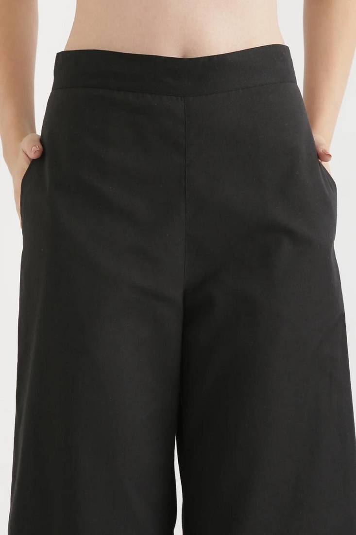 Styllow women black high-rise trousers with 2 deep pockets