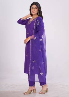 PURPLE COTTON BLEND WITH EMBRODEIRY WORK DESIGN WOMENS KURTI SET  2