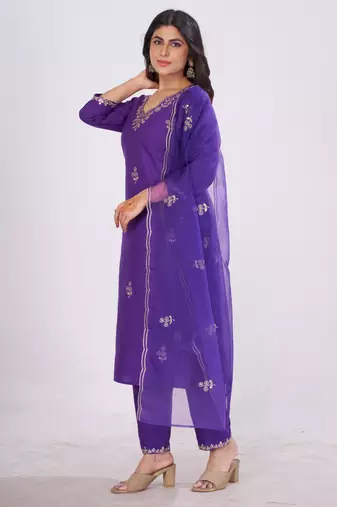 PURPLE COTTON BLEND WITH EMBRODEIRY WORK DESIGN WOMENS KURTI SET 