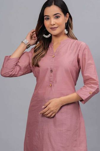 Women's solid onion straight cotton kurta with mandarin collar and 3/4 fold-up sleeves