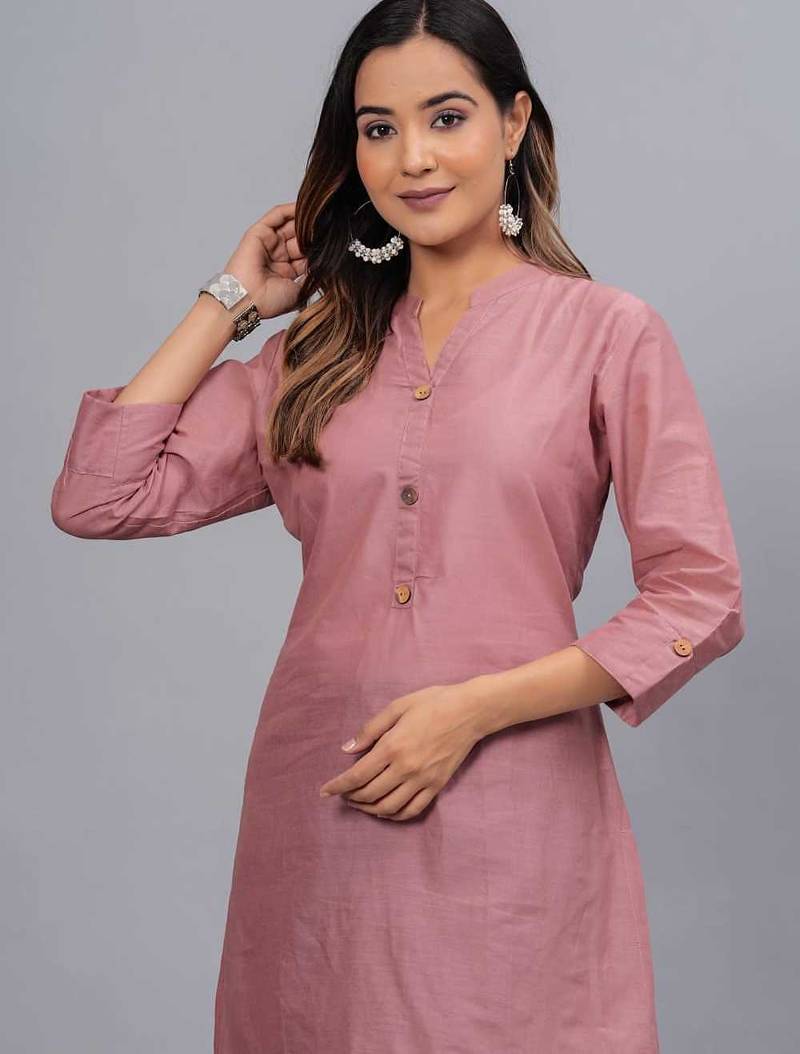 Women's solid onion straight cotton kurta with mandarin collar and 3/4 fold-up sleeves