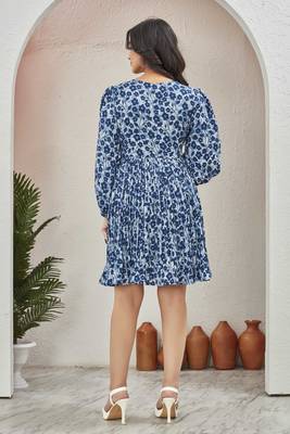 Women blue all-over floral print poly cotton fit & flare gown 2