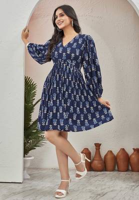Women navy blue all-over floral print poly cotton fit & flare gown 3