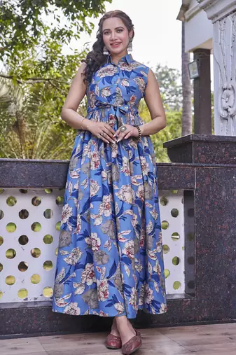 Women blue all-over floral print poly cotton fit & flare gown