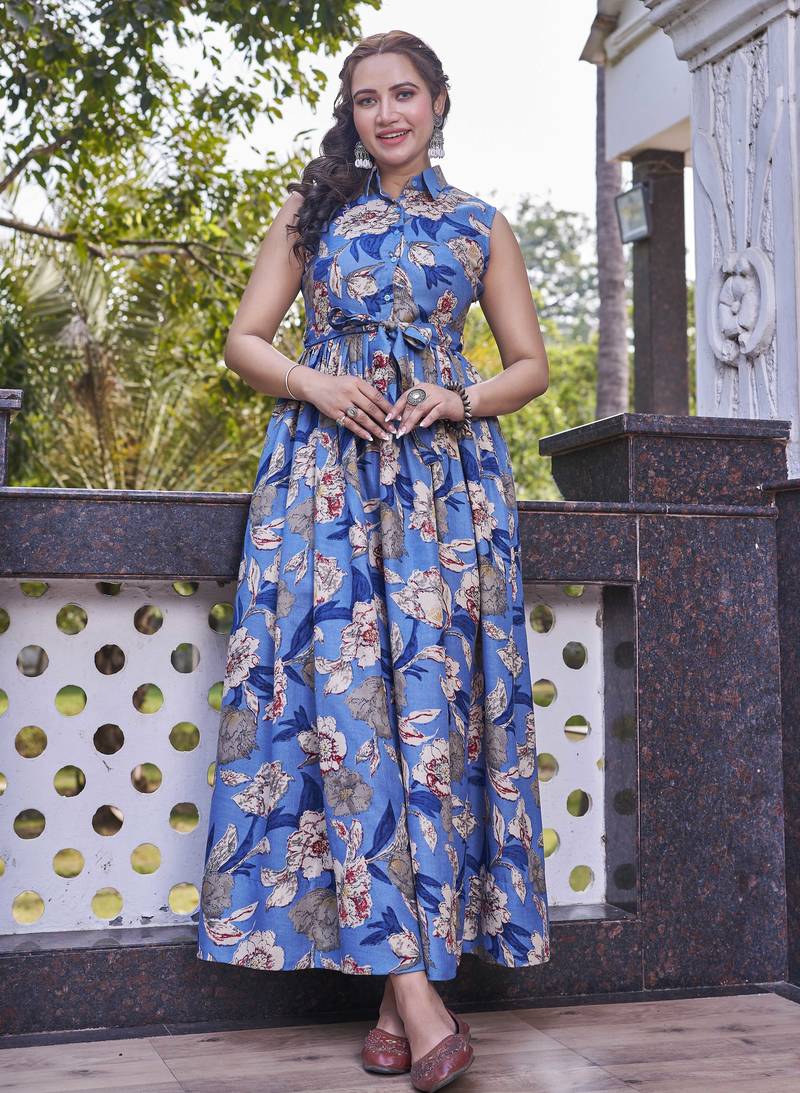 Women blue all-over floral print poly cotton fit & flare gown