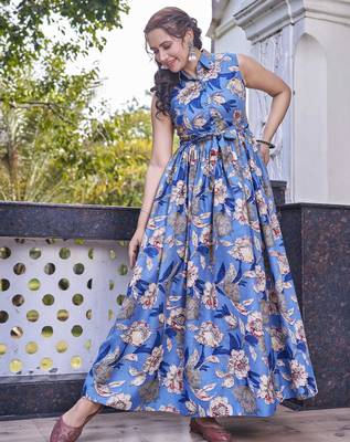 Women blue all-over floral print poly cotton fit & flare gown 3