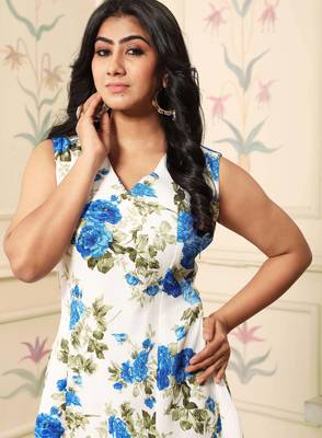 Women blue all-over floral print polyster fit & flare midi dress 4