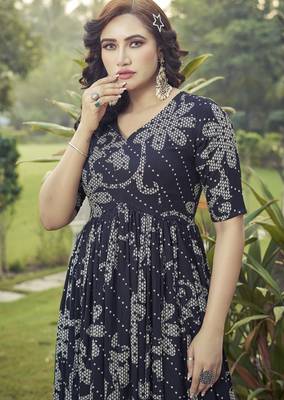 Women black floral printed flared anarkali maxi dress 4