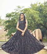 Women black floral printed sleeveless tiered anarkali maxi dress