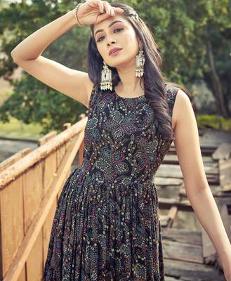 Women black floral printed sleeveless tiered anarkali maxi dress 4