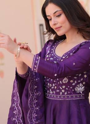 womens new simple gold crush with beads embroidery-work gown set 2