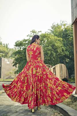 Women red floral printed sleeveless tie-up neck tiered flared maxi dress 2