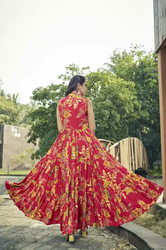Women red floral printed sleeveless tie-up neck tiered flared maxi dress
