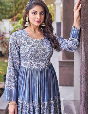 Women grey floral printed pleated anarkali maxi gown 4