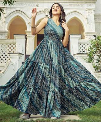 Women green bandhani printed pleated anarkali gown 5