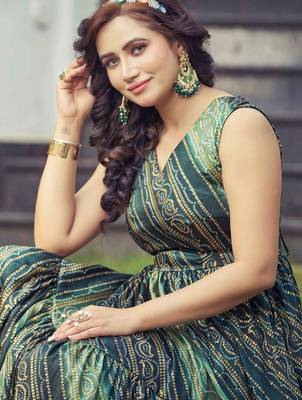 Women green bandhani printed pleated anarkali gown 4