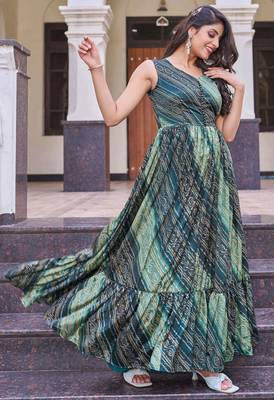 Women green bandhani printed pleated anarkali gown 3