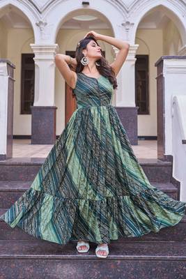 Women green bandhani printed pleated anarkali gown 5