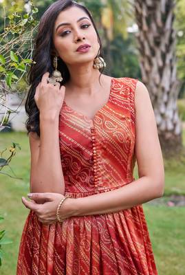 Women rust bandhani printed pleated anarkali gown 4
