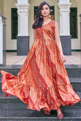 Women rust bandhani printed pleated anarkali gown 5