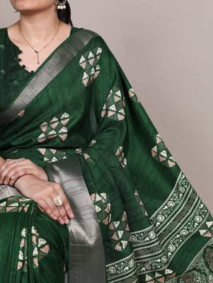 Green rich slub silk printes with zari border saree 2