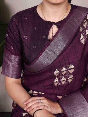 Wine rich slub silk printes with zari border saree 4