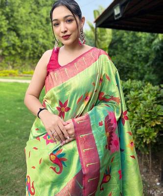 Parrot green art silk  woven saree 3