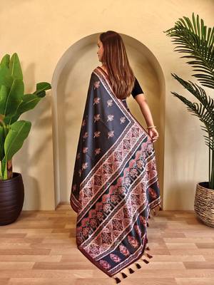 Black art silk  woven saree 3