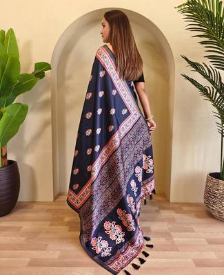 Black art silk  woven saree 3