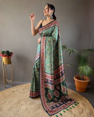 Green art silk  woven saree 3