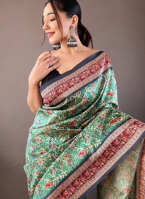 Green art silk  woven saree 4