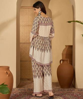 Printed v-neck tunic & trousers co-ords 2