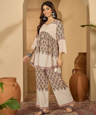 Printed v-neck tunic & trousers co-ords 4