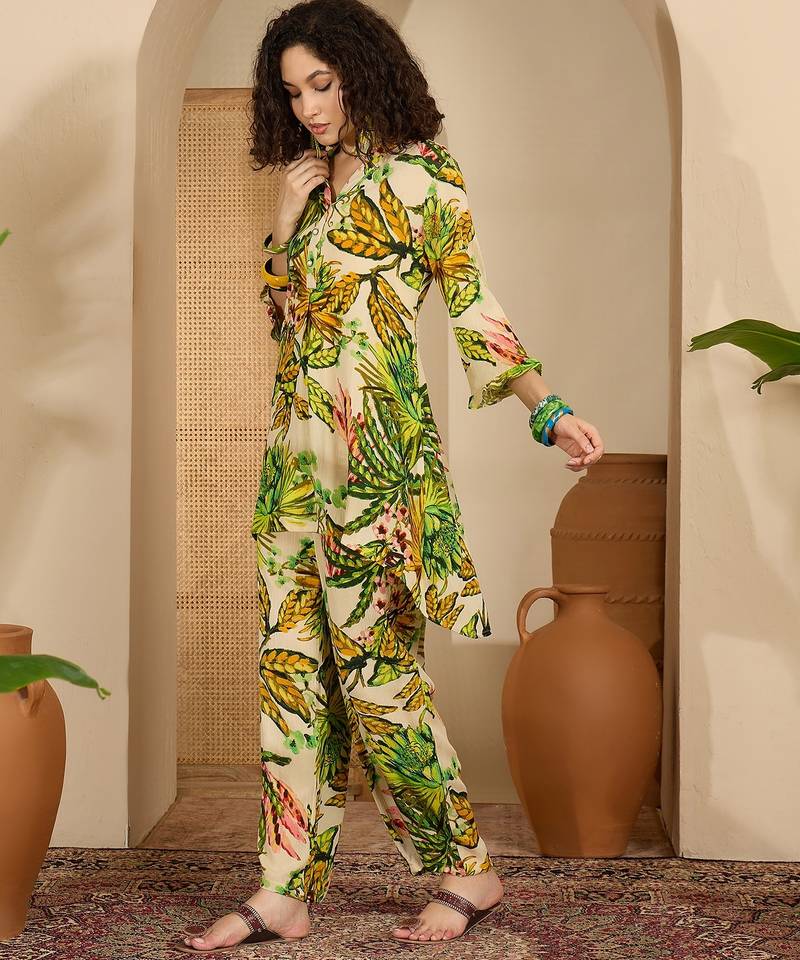 Printed mandarin collar top & trousers co-ords