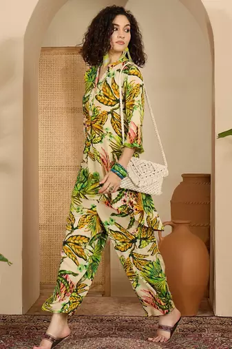 Printed mandarin collar top & trousers co-ords