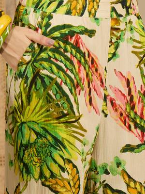 Printed mandarin collar top & trousers co-ords 4